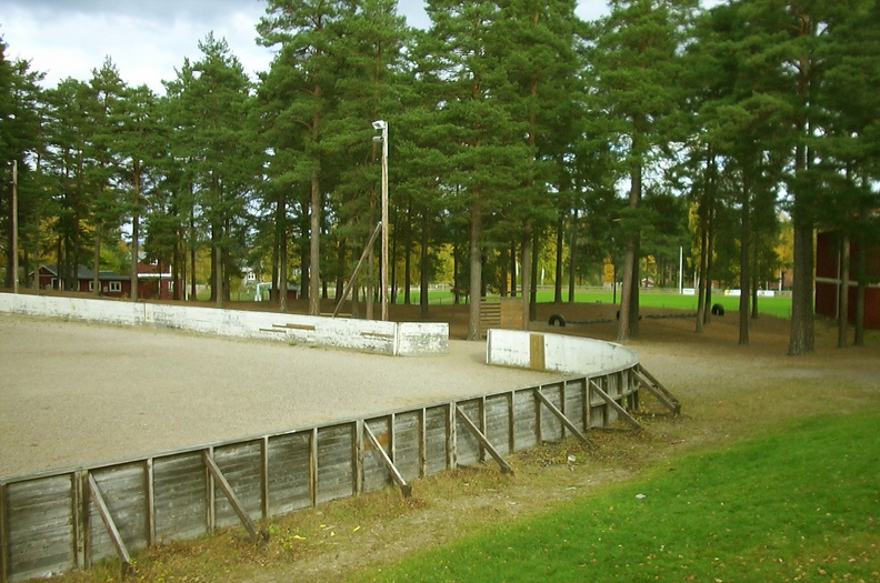 Skolg__rden Ishockeyplan 2004.JPG